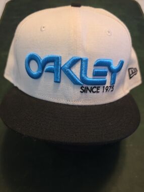 Oakley, Factory Pilot, White & Black Snapback Hat with Bright Blue Logo